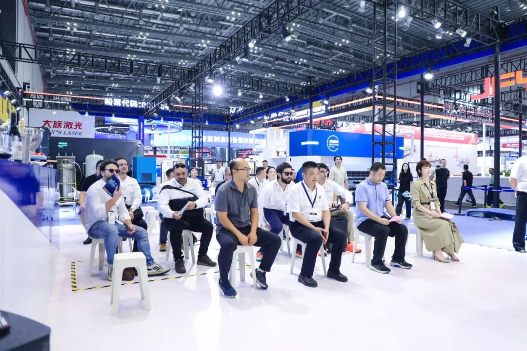 1765865443735354y71n.jpg 640.jpg