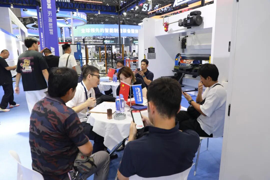 1765865623589475CCgO.jpg 640.jpg