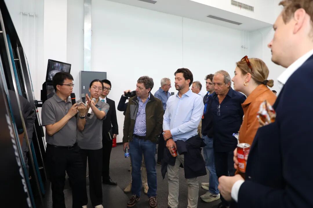 1767516987465972LAbk.jpg 640.jpg